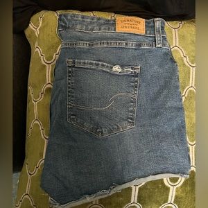 Signature Levi Strauss denim distressed shorts